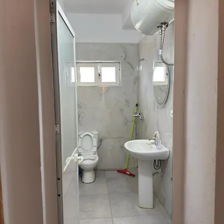 Marinari Pensjonat Durrës